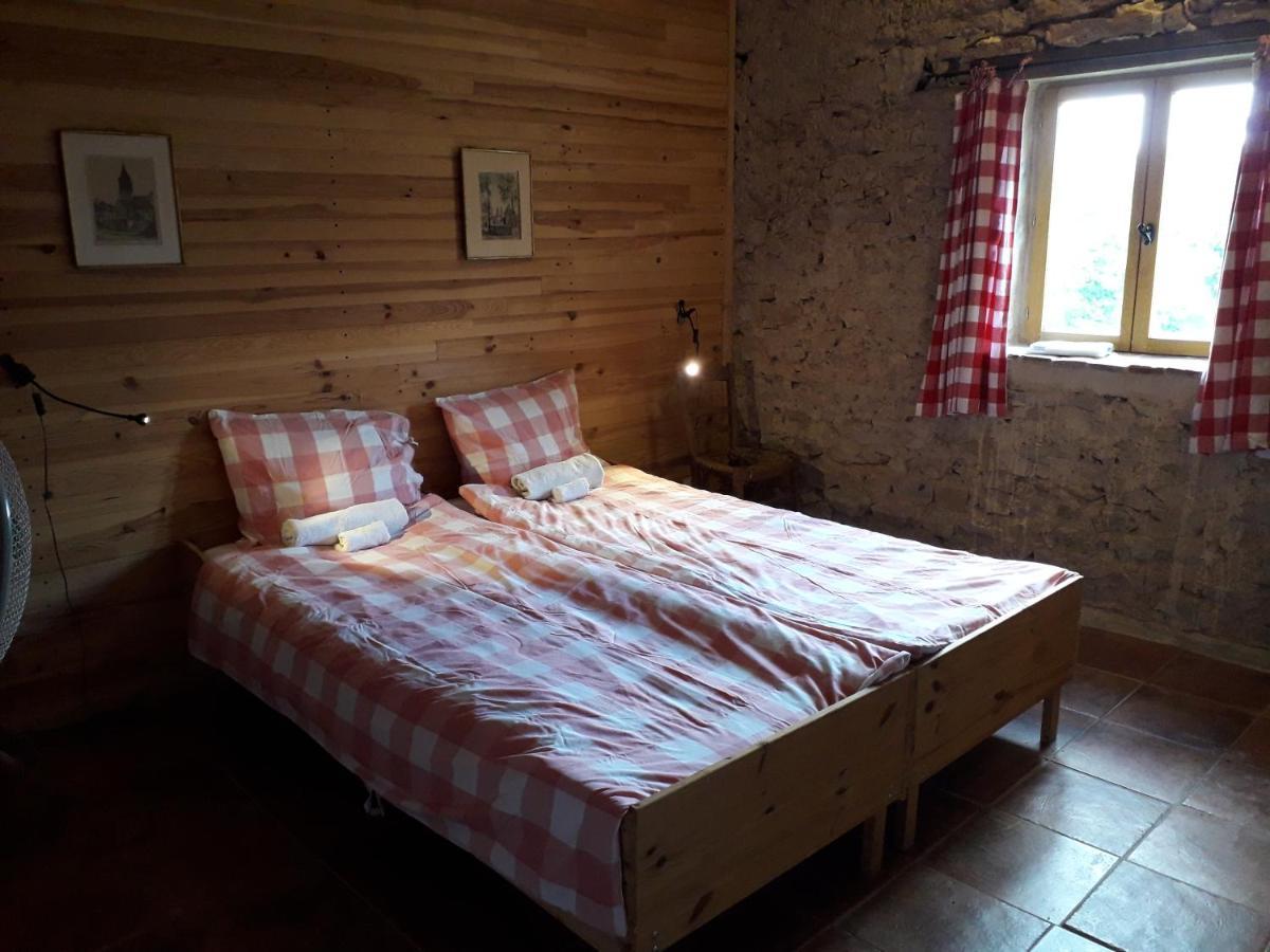 La Vache Tennis Prive Crux-la-Ville Экстерьер фото